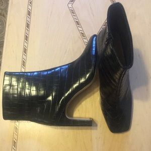 New Croc BCBGeneration Booties 8.5